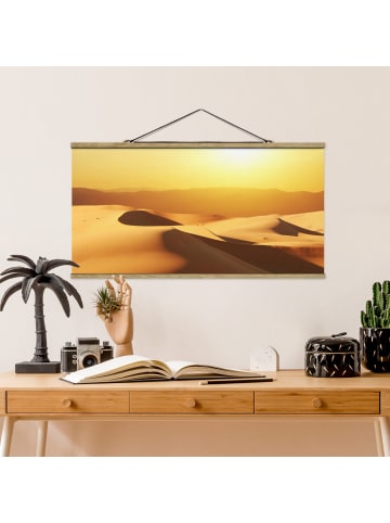 WALLART Stoffbild mit Posterleisten - Die Wüste Saudi Arabiens in Gelb