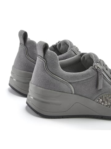 LASCANA Sneaker in grau