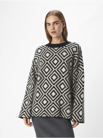 Object Pullover in Black 1