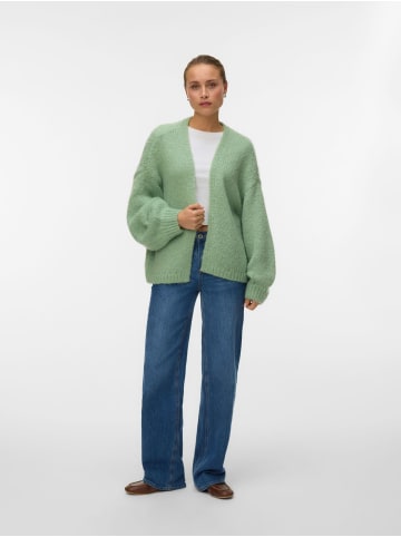 Vero Moda Strickjacke in Mistletoe