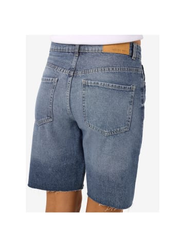 Noisy may Short in Medium Blue Denim