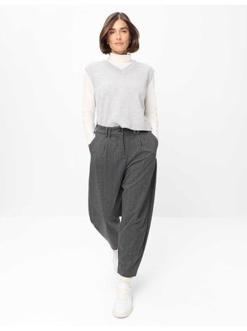 BRAX  STYLE MEGAN S Barrel Fit Hose in Smoke Grey