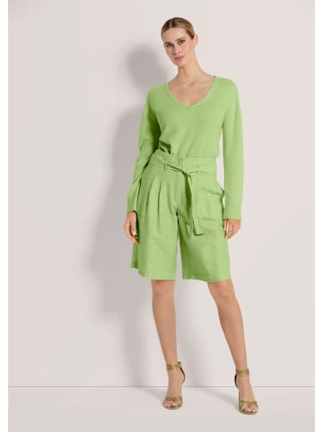 MADELEINE Highwaist-Bermudas aus Leinen in kiwi