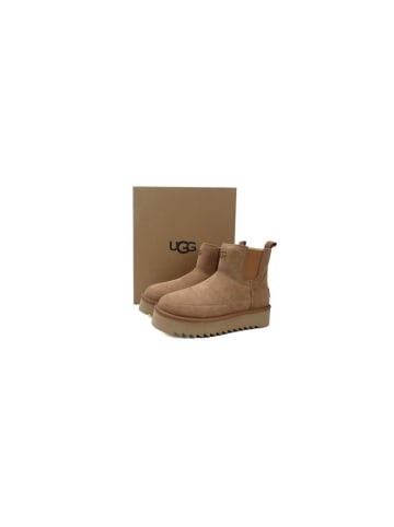 UGG Kurzstiefel mit rundem Zeh in Braun
