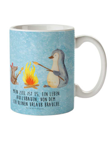 Mr. & Mrs. Panda Plastikbecher Pinguin Lagerfeuer mit Spruch in Eisblau