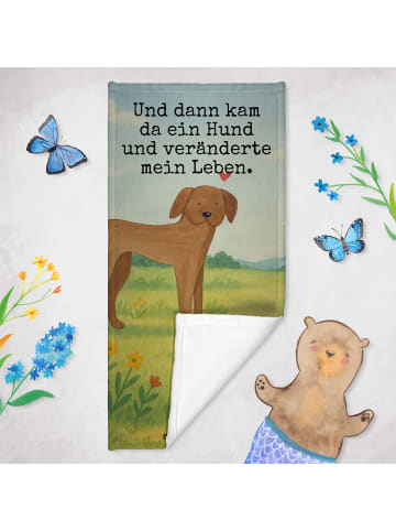 Mr. & Mrs. Panda Badehandtuch Hund Dogge Design mit Spruch in Grau Pastell