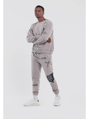 Tom Barron Jogginganzug mit Schriftzügen in ASHCOLOR