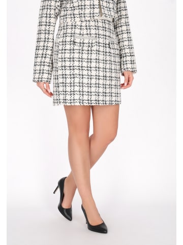 faina Women Skirt in white black
