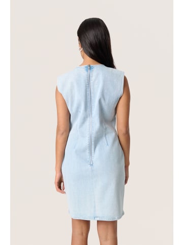 Soaked in Luxury Kleid SLRomy Slim fit in Medium Blue Denim