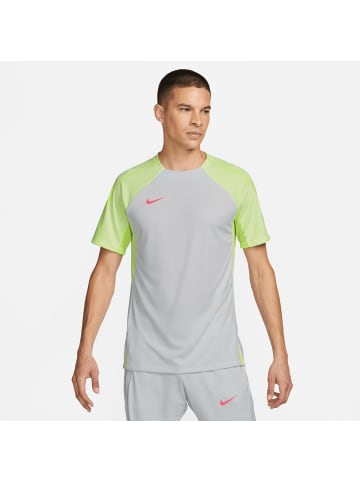 Nike Performance Trainingsshirt Dri-FIT Strike in hellgrau / neongelb