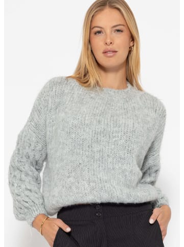SASSYCLASSY Flauschiger Strickpullover in Grau