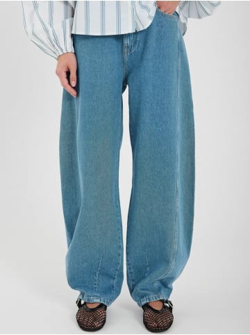 Norr Jeans Kenzie in Medium blue denim