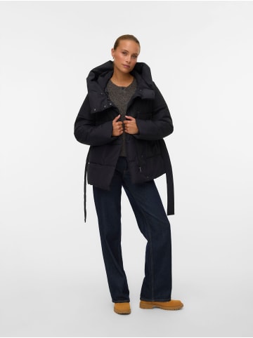 Vero Moda Mantel in Black