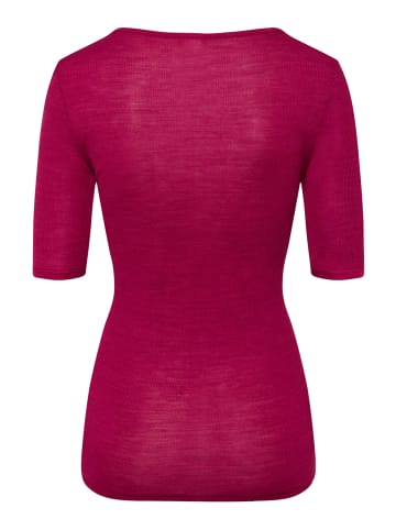 Hanro V-Shirt Woolen Lace in intense garnet