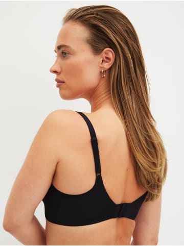 Calida Soft-BH in deep black