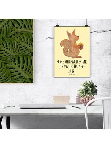 Mr. & Mrs. Panda Poster Eichhörnchen Weihnachten mit Spruch in Gelb Pastell
