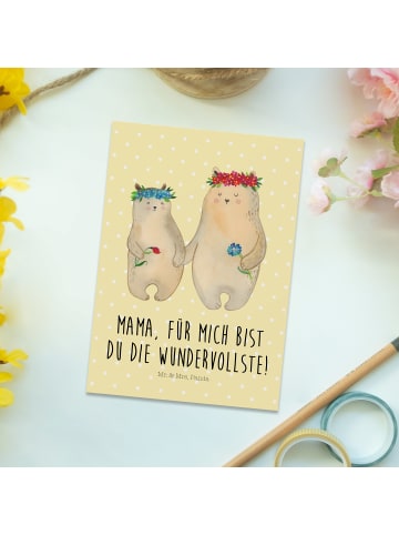 Mr. & Mrs. Panda Postkarte Bären mit Blumenkranz mit Spruch in Gelb Pastell