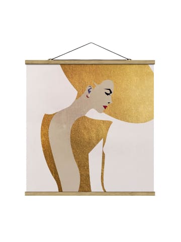WALLART Stoffbild mit Posterleisten - Dame mit Hut in Gold in Gold