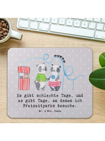 Mr. & Mrs. Panda Maus-Pad Pandas Freizeitpark besuchen mit Spruch in Grau Pastell