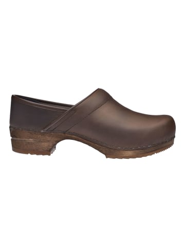 Sanita Clogs in Braun