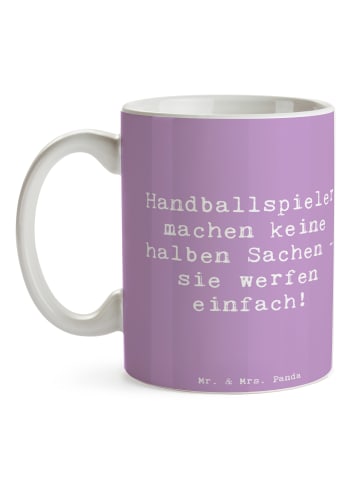 Mr. & Mrs. Panda Kaffeebecher Spruch Handball Wurf mit Spruch in Lavendeltraum