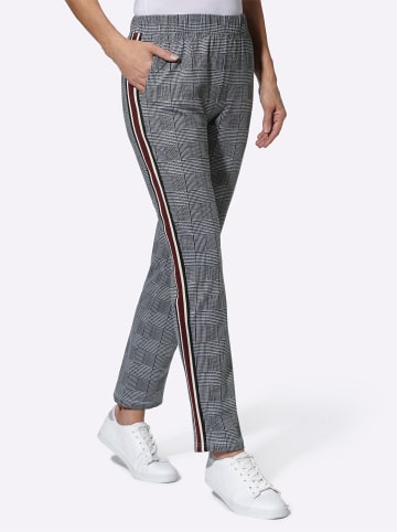 Sieh an! Freizeithose in schwarz-weiß-bedruckt