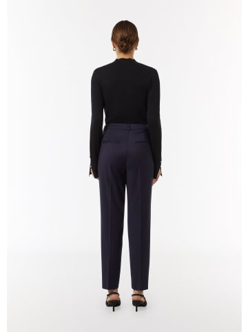 comma Hose in 4895_aubergine