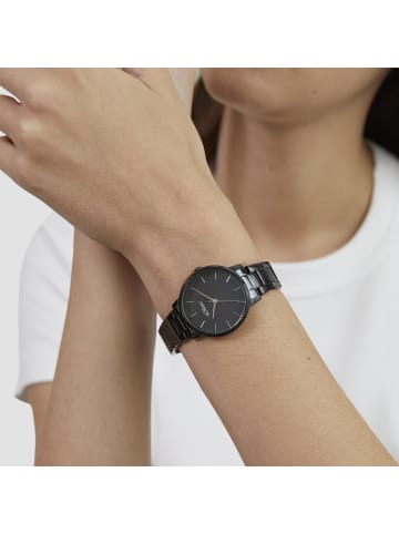 s.Oliver Armbanduhr Modern und zeitlos in schwarz