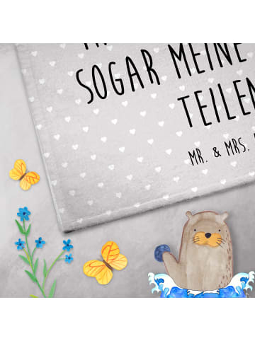 Mr. & Mrs. Panda Handtuch Klein Pinguin Pommes mit Spruch in Grau Pastell