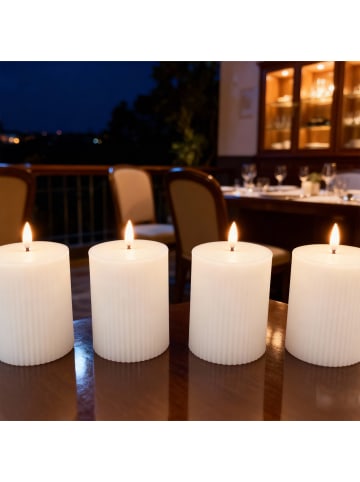 relaxdays 4 x LED Kerzen in Weiß - (H)13 x Ø 7,5 cm
