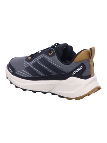 adidas Wanderschuh in grau
