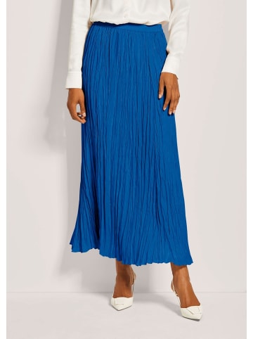 MADELEINE Maxi-Rock mit Crash-Plissee in royalblau