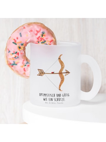 Mr. & Mrs. Panda Teeglas Sternzeichen Schütze mit Spruch in Transparent