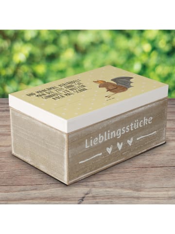 Mr. & Mrs. Panda Geschenkbox Fledermaus Sitzen mit Spruch in Gelb Pastell