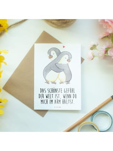 Mr. & Mrs. Panda Grußkarte Pinguine Kuscheln mit Spruch in Weiß