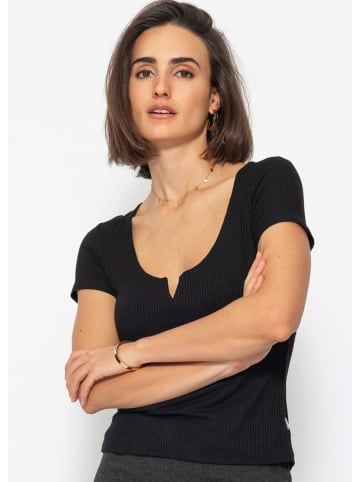 SASSYCLASSY Geripptes T-Shirt in Schwarz