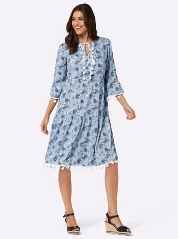 Sieh an! A-Linien-Kleid in bleu-weiß-bedruckt