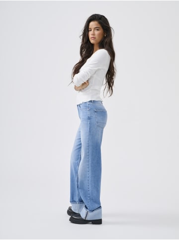 ONLY Jeans mit weitem Bein in Light Blue Denim