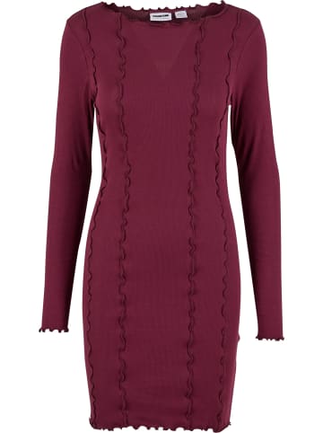 Noisy may Noisy may Kleider in windsor wine