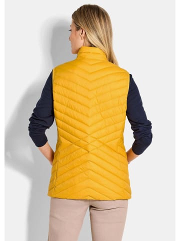 GOLDNER Kurzgröße:  Taillierte Daunenweste mit Stehkragen in honig