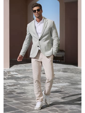 John Devin Sakko in hellgrün