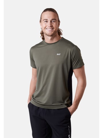 CLN Athletics T-Shirt Adapt in dusty olive