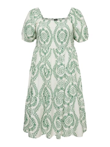 Vero Moda Gesmoktes Kleid in Snow White 1