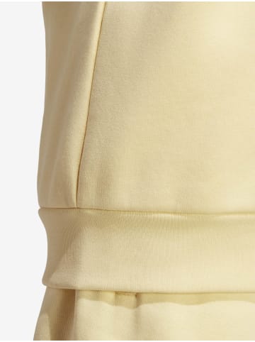 adidas adidas Rundhalsausschnitt in almost yellow