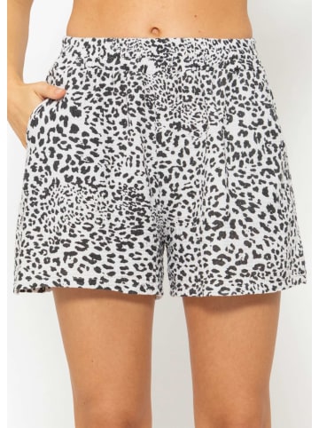SASSYCLASSY Musselin Shorts mit Leo-Print in Hellbeige