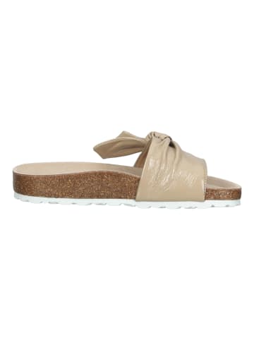 Bullboxer Pantoletten in Beige Lack