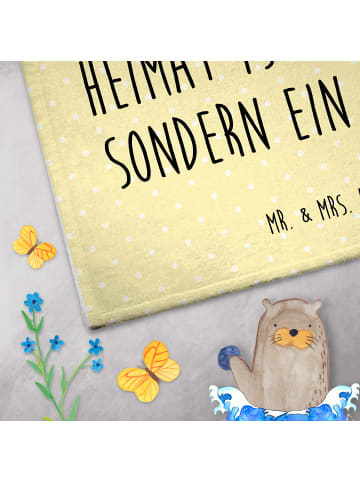 Mr. & Mrs. Panda Kinderhandtuch Elefant Seifenblasen mit Spruch in Gelb Pastell