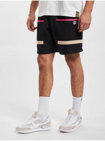 Puma Shorts in white