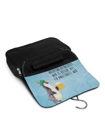 Mr. & Mrs. Panda Waschtasche Pinguin Bier mit Spruch in Eisblau
