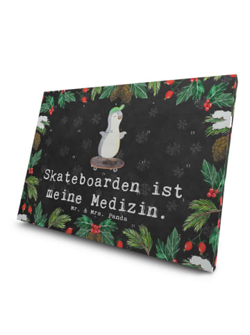 Mr. & Mrs. Panda Advents-Teekalender Pinguin Skateboarden mit Sp... in Kreidetafel